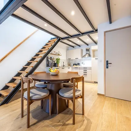 Duplex De Charme Au Coeur D'antibes Apartmán
