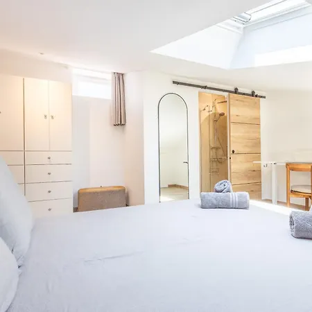 Duplex De Charme Au Coeur D'antibes