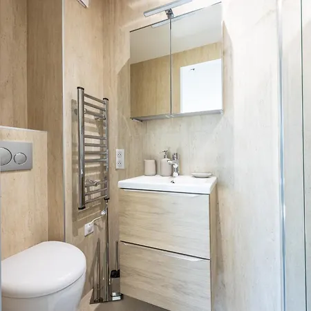 Duplex De Charme Au Coeur D'antibes Αντίμπ