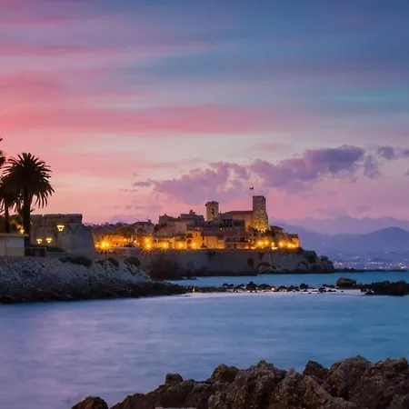 Duplex De Charme Au Coeur D'antibes * Antibes